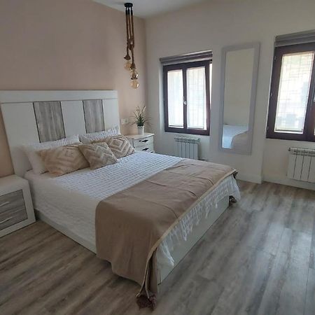 El Rincon De Valeria By Unique Rooms Burgo Eksteriør billede